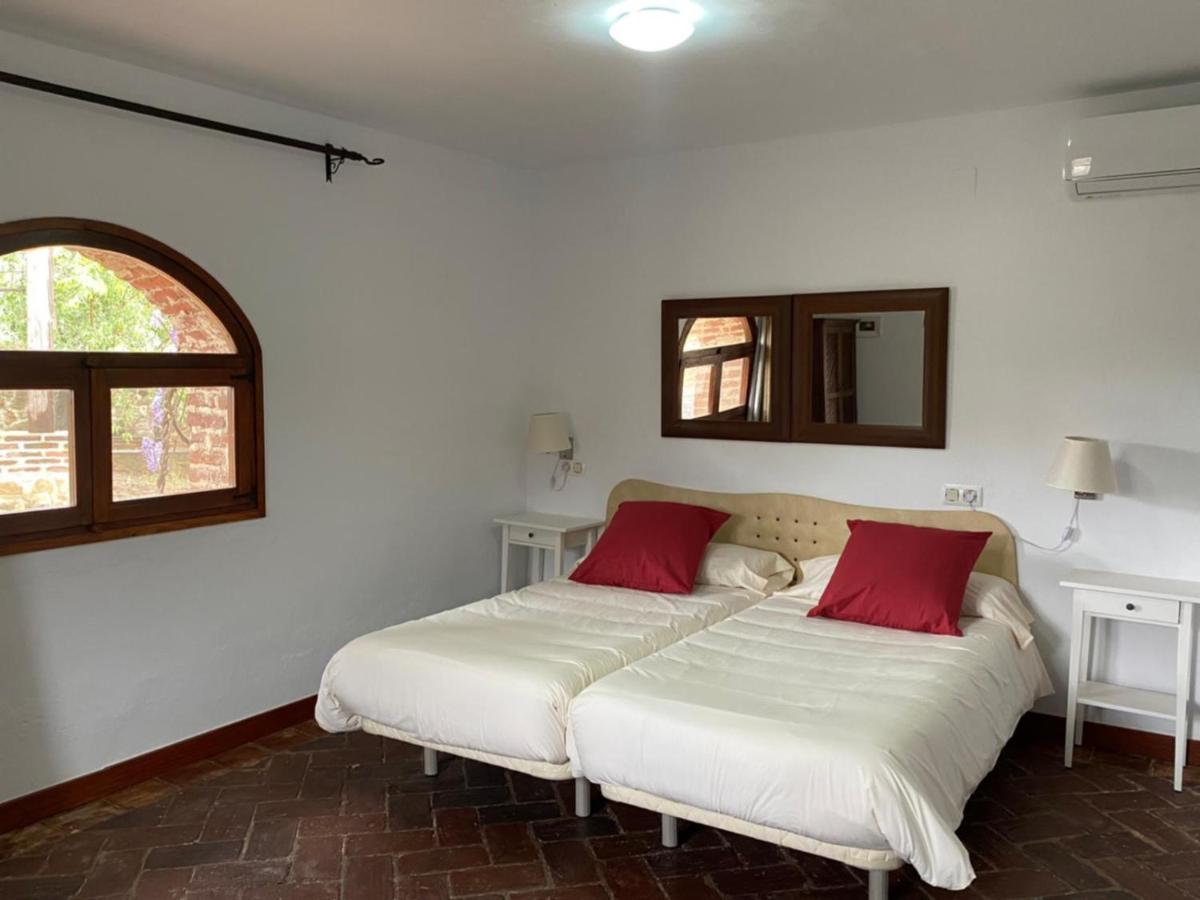 Casas Rurales Monasterio De Rocamador Almendral Экстерьер фото