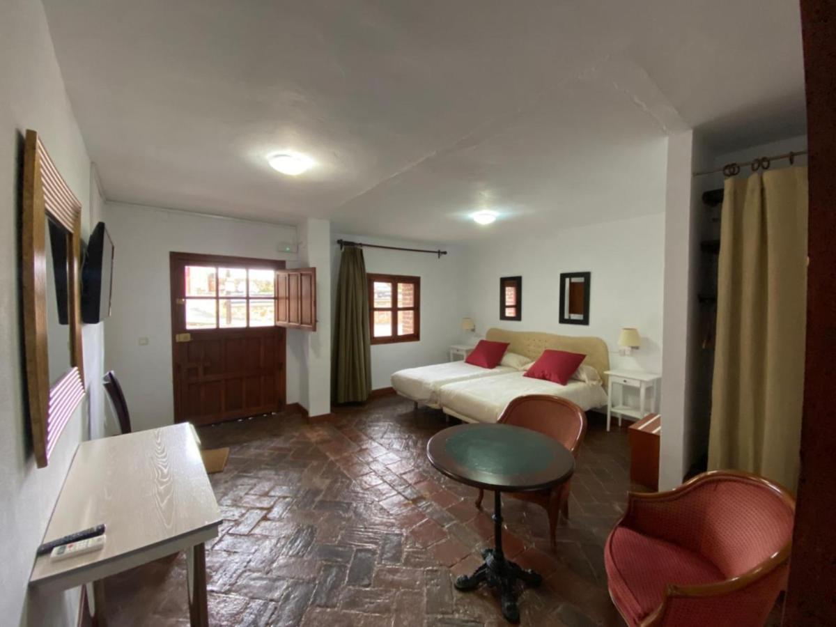 Casas Rurales Monasterio De Rocamador Almendral Экстерьер фото